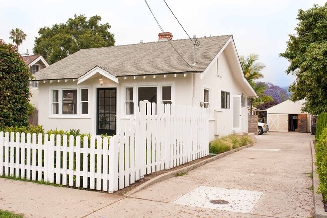 Building Photo - 2018 Monterey St Unit Main House