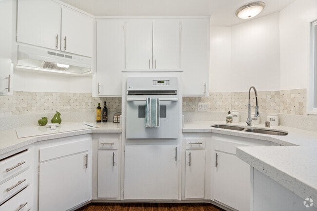Armada Apartments - Armada Apartments