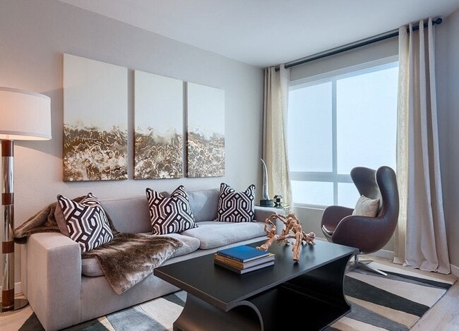 Building Photo - 540 N Central Ave Unit 312