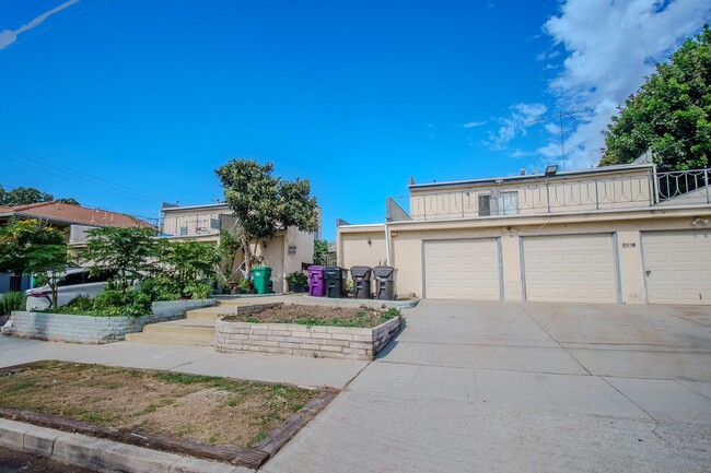 Photo - 2617-2619 E 17th St Unit 2617