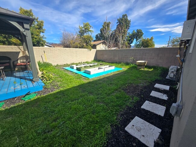 Photo - 1030 W Temple St