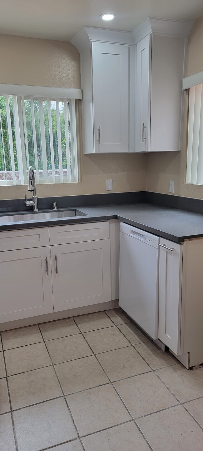 Photo - 1030 E Palmer Ave Unit # 7