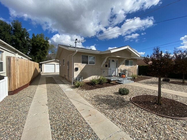 Photo - Cozy 3BD/1BA w/ Large Kitchen!