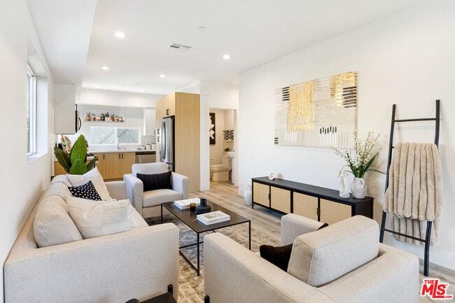 Photo - 220 N Coronado St