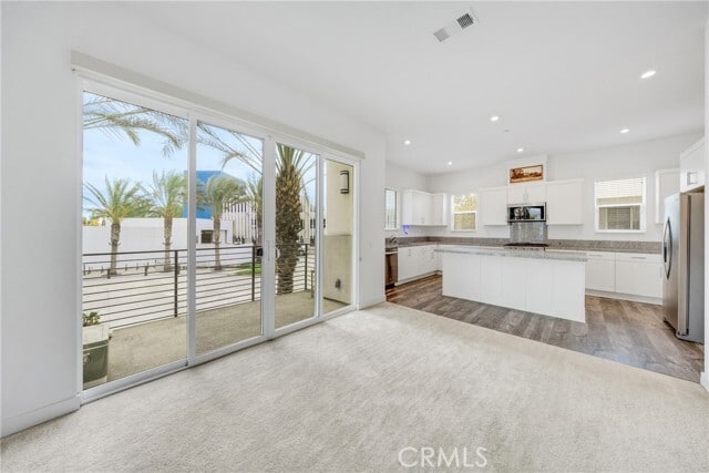 Building Photo - 1118 W Cara Dr