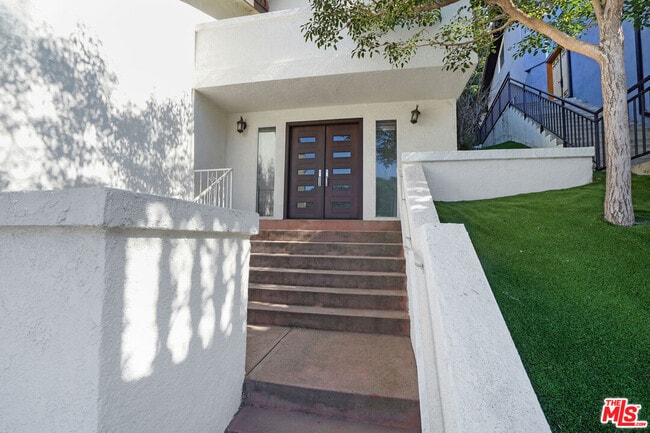 Photo - 3832 Shannon Rd