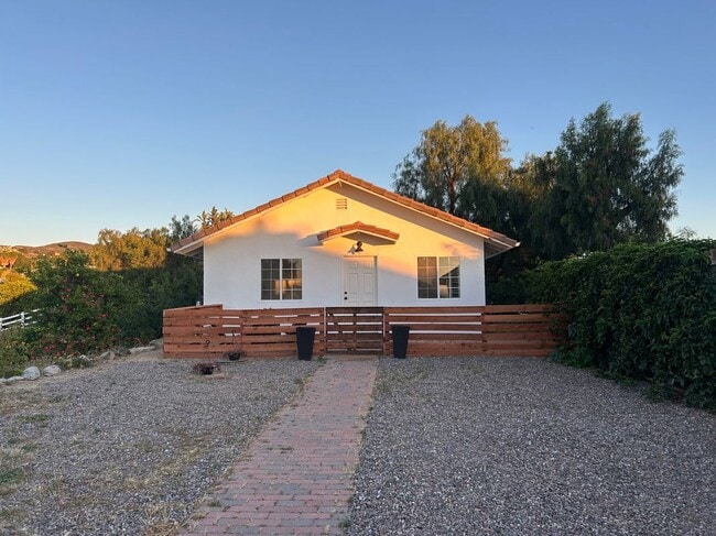 Photo - 37645 Vía De Los Arboles