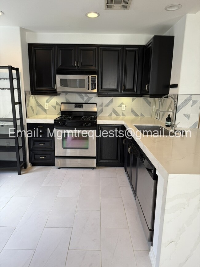Photo - 3321 Watermarke Pl