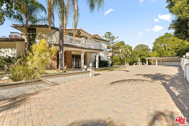 Photo - 3200 Oakley Dr