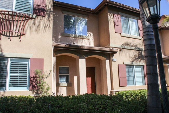 Building Photo - Murrieta 2 Bedroom Townhome + Office, Loft and 2 Car Garage