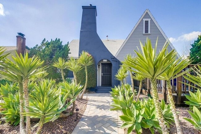Charming Tudor Style Home in Great Pocket ... - Charming Tudor Style Home in Great Pocket ...
