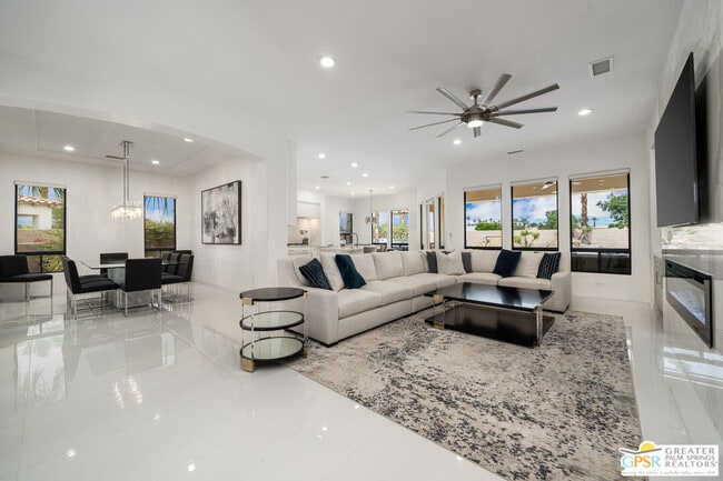 Building Photo - 74226 Via Venezia