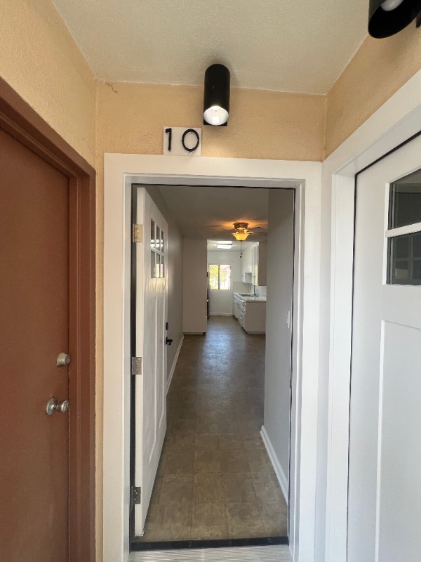 Building Photo - 3945 W 8th St Rental