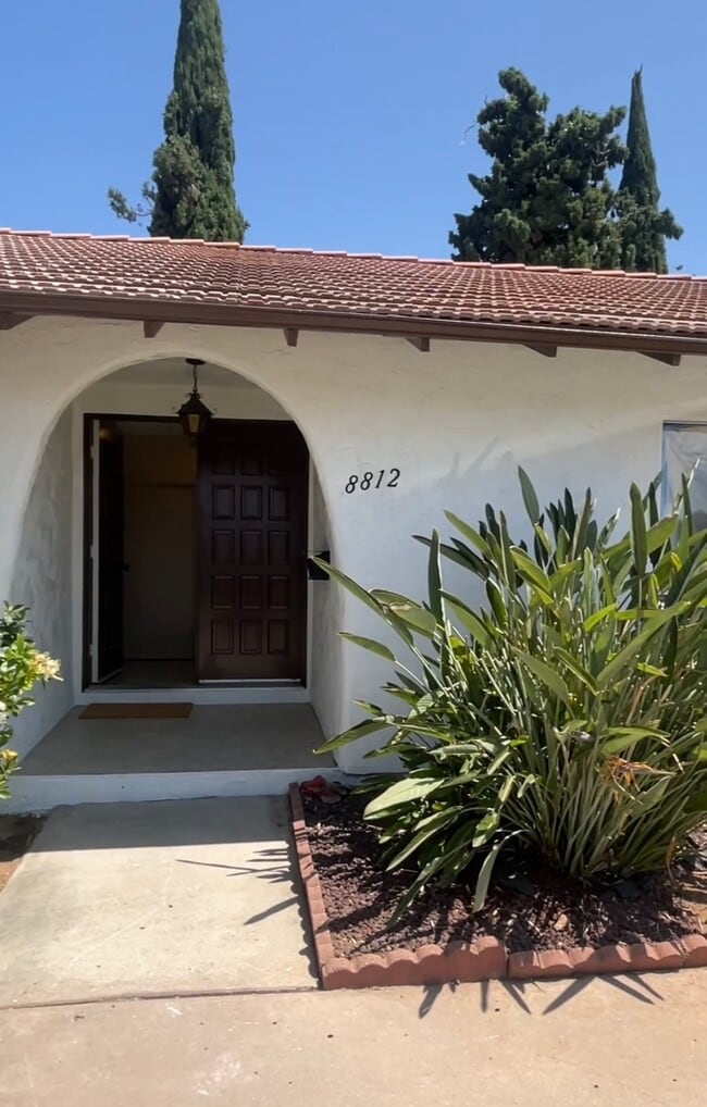 Photo - 8812 Annandale Way House