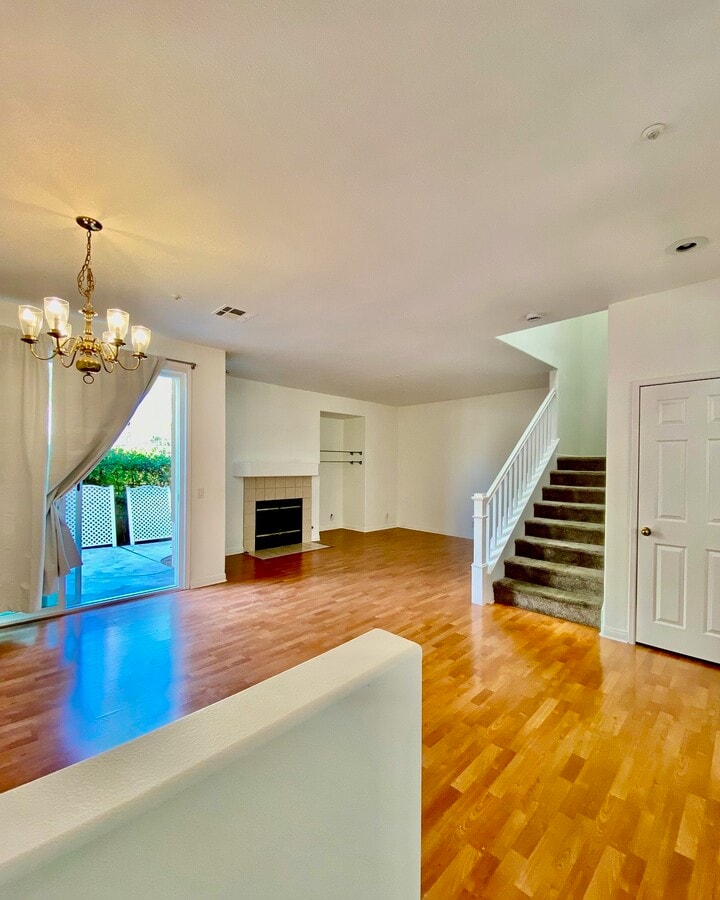 Photo - 401 N Cotswolds Ln