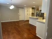 Photo - Act Fast - this Charming Pasadena Retreat ...