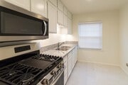 Photo - Beautifully Remodeled Studio in the Heart of Los Feliz |Hardwood Floors | Granite Kitchen | On-Si... Unit 4635 #3