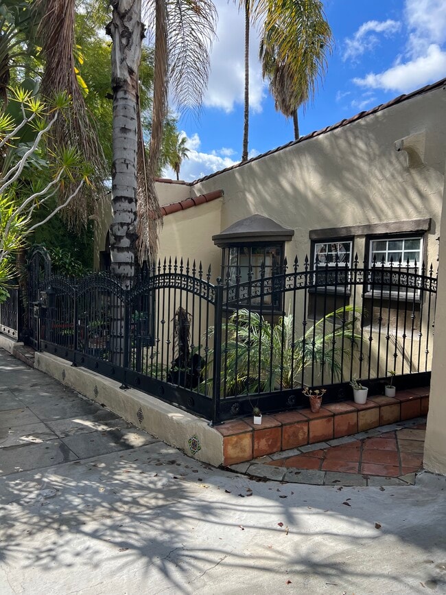 Photo - 2051 Ivar Ave Unit 2051