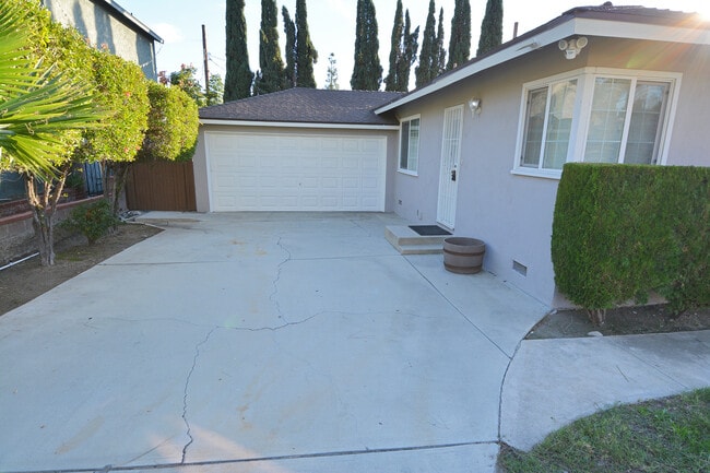 Photo - 9966 Glencrest Cir