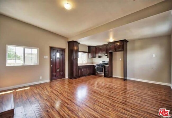 Photo - 1529 Tremont St