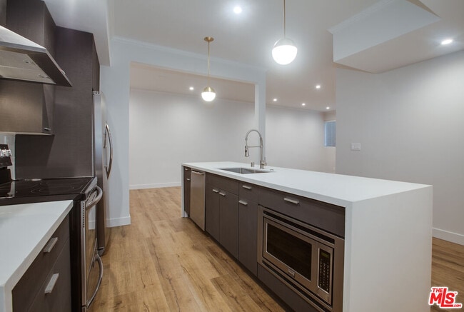 Photo - 12320 Montana Ave Unit 105