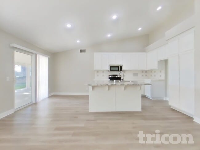 Photo - 1346 Woodvale Dr