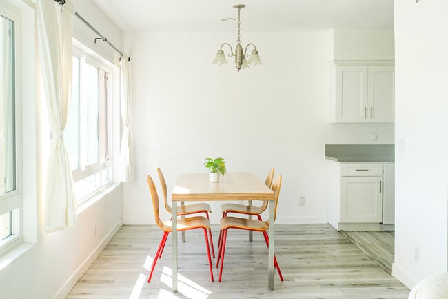 Photo - 10823 Camarillo St Unit 10823