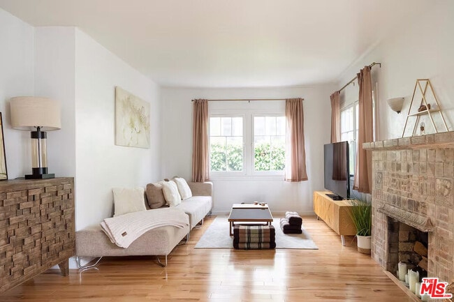 Building Photo - 716 Sunset Ave