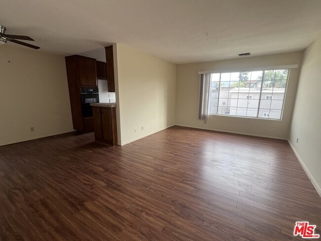 Photo - 18600 Burbank Blvd Condo Unit 206
