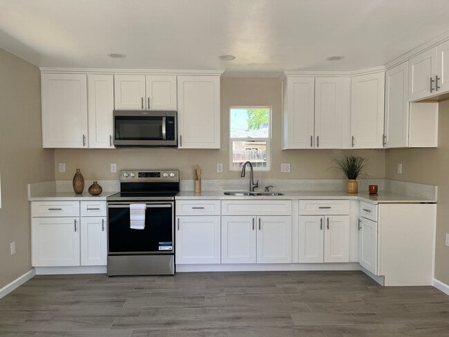 Photo - Penny Dr (8903) Unit Penny Dr (8905) - ADU