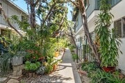 Photo - 5851 Woodman Ave