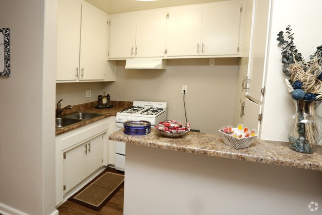 Interior Photo - The Terraces II Rental
