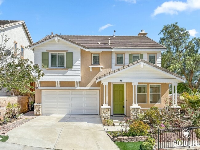 Building Photo - Stylish 4B/3BA Home with Upgraded Kitchen ...
