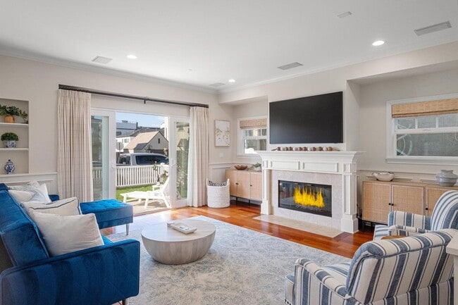 Building Photo - 3306 Highland Ave