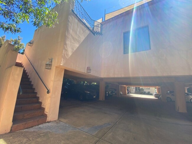 Building Photo - 19 E Mission St Unit F