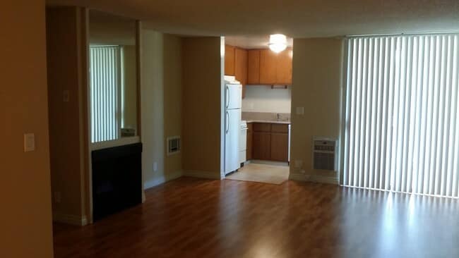 Building Photo - 9618 Exposition Blvd Unit 122