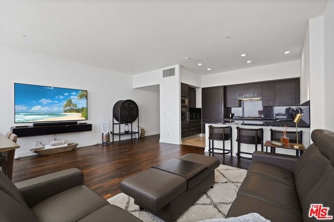 Photo - 900 W Olympic Blvd Condo Unit 39D