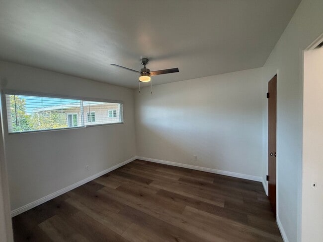 Building Photo - 1072 Lincoln Ave Unit 1072