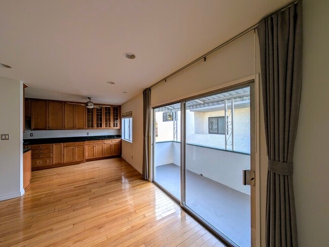 Photo - 1119 15th St Unit Santa Monica Condominium