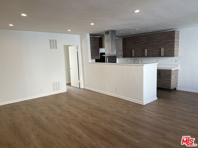 Photo - 1253 Hayworth Ave Apartment Unit 106