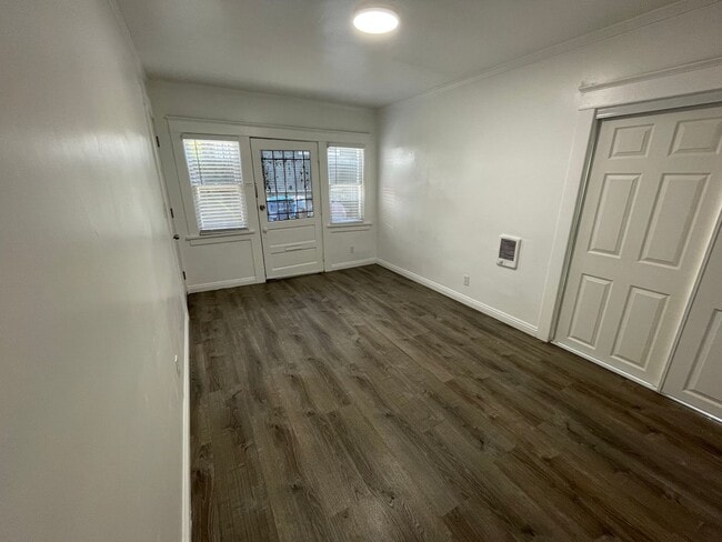 Photo - Lower 1 Bedroom Backhouse near Downtown Long Beach Unit 417 W 10th St