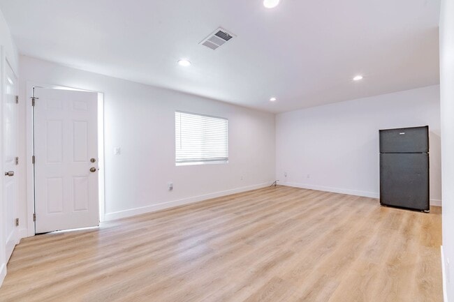 Photo - Showing Times: Every Wednesdays 4:00PM - 5:00PM Every Saturdays 12:00PM - 1:00PM