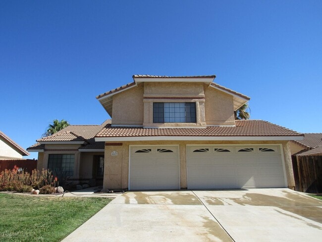 West Palmdale Home - West Palmdale Home