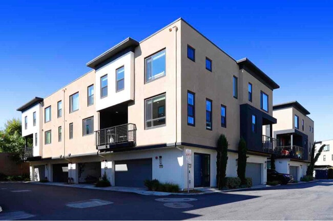 Building Photo - 2884 N Glassell St