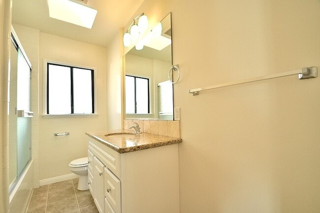 Photo - t201 Unit Front