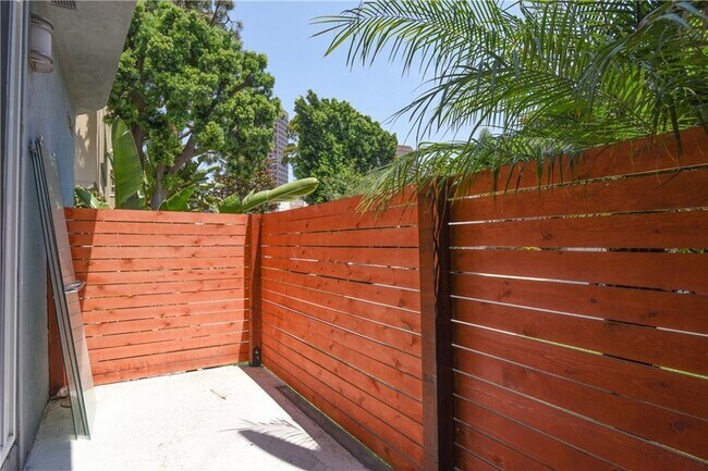 Photo - 11921 Goshen Ave Unit 1