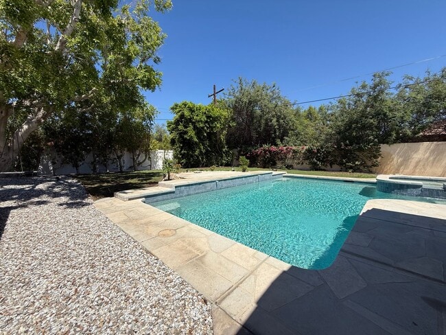 Photo - Gorgeous 3 bedrooms, 2.5 baths home