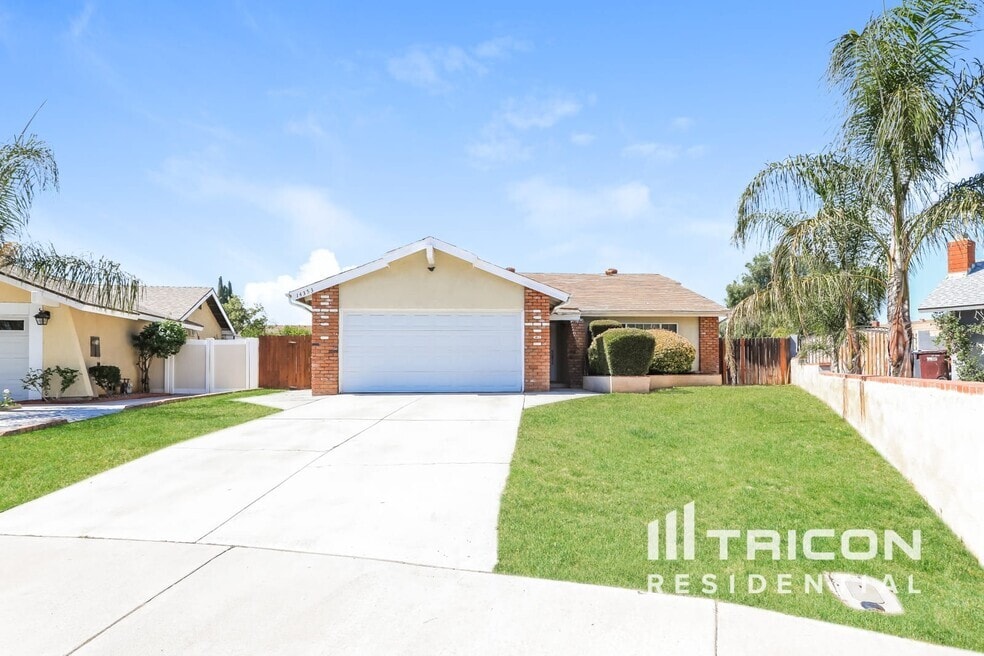 3D Tour - 14353 Victor Dr