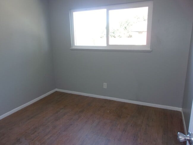 Photo - WEST SIDE PRUNE