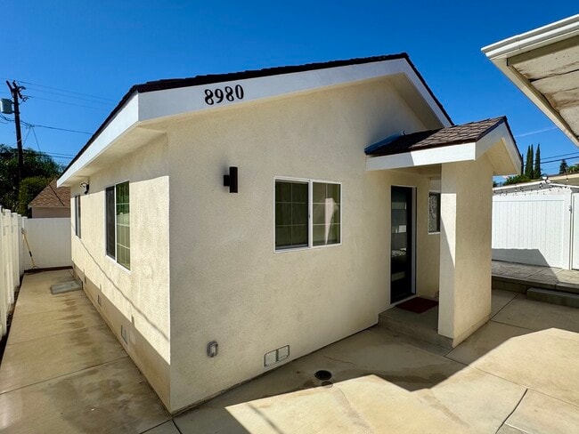 Building Photo - 8980 Oswego St